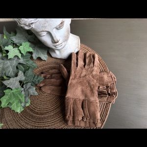 Chico’s Brown Suede Gloves